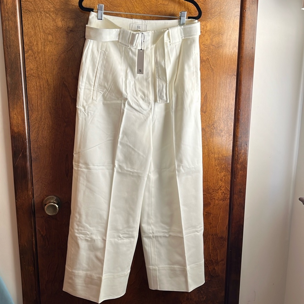 Banana republic cream colored wide leg pants with belt size 8